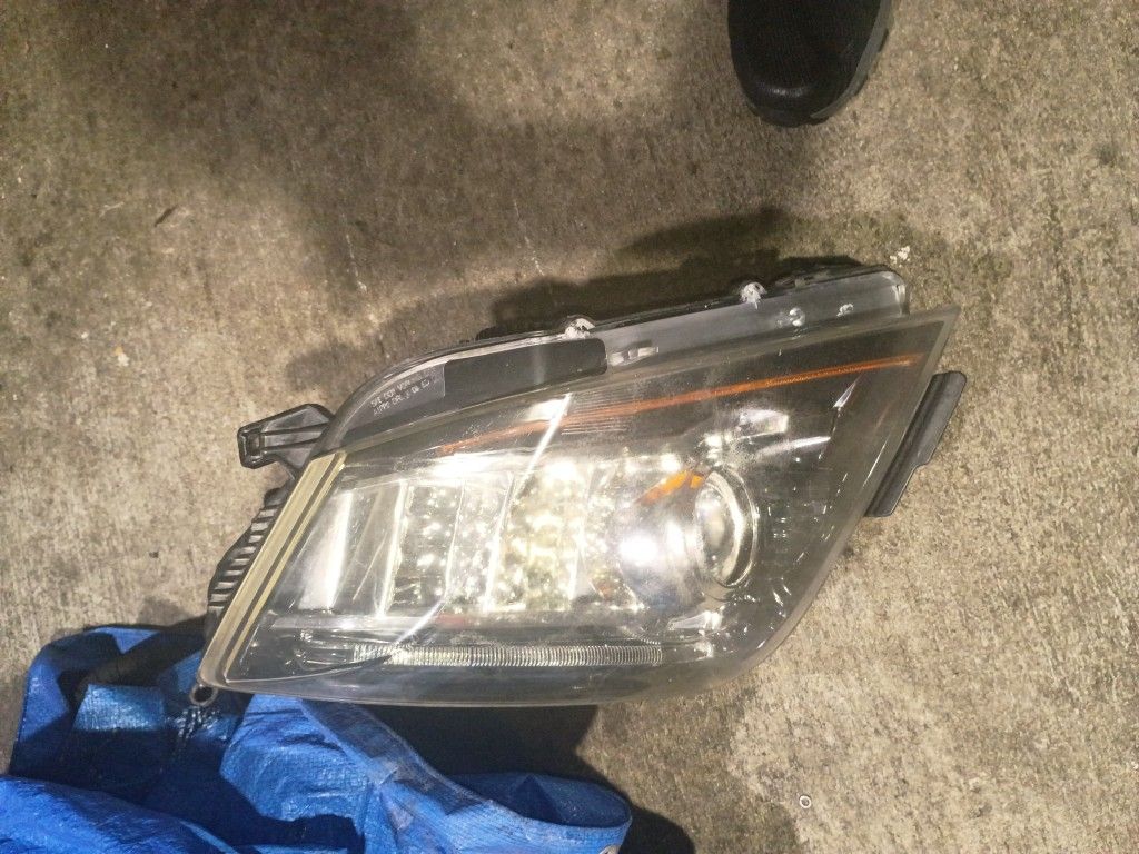 2013 Cts V Cadillac Head Light Assembly I'm