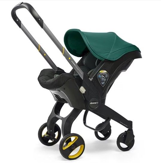 Doona Car Seat/ Stroller w/ Car Base