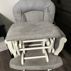 Nursing Gliding Chair With Food Stool