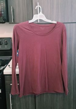 Women's maroon thin long sleeve shirt