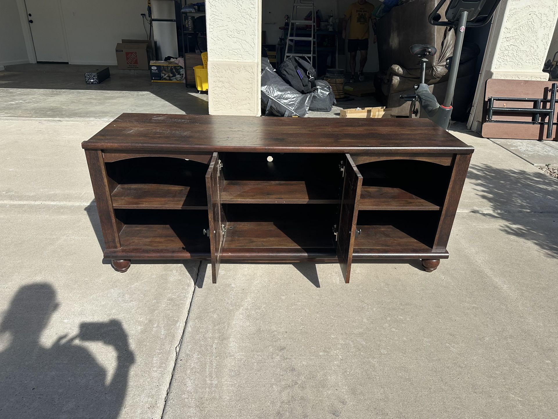 TV Stand/cabinet 
