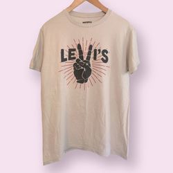 Levi’s Peace T-shirt