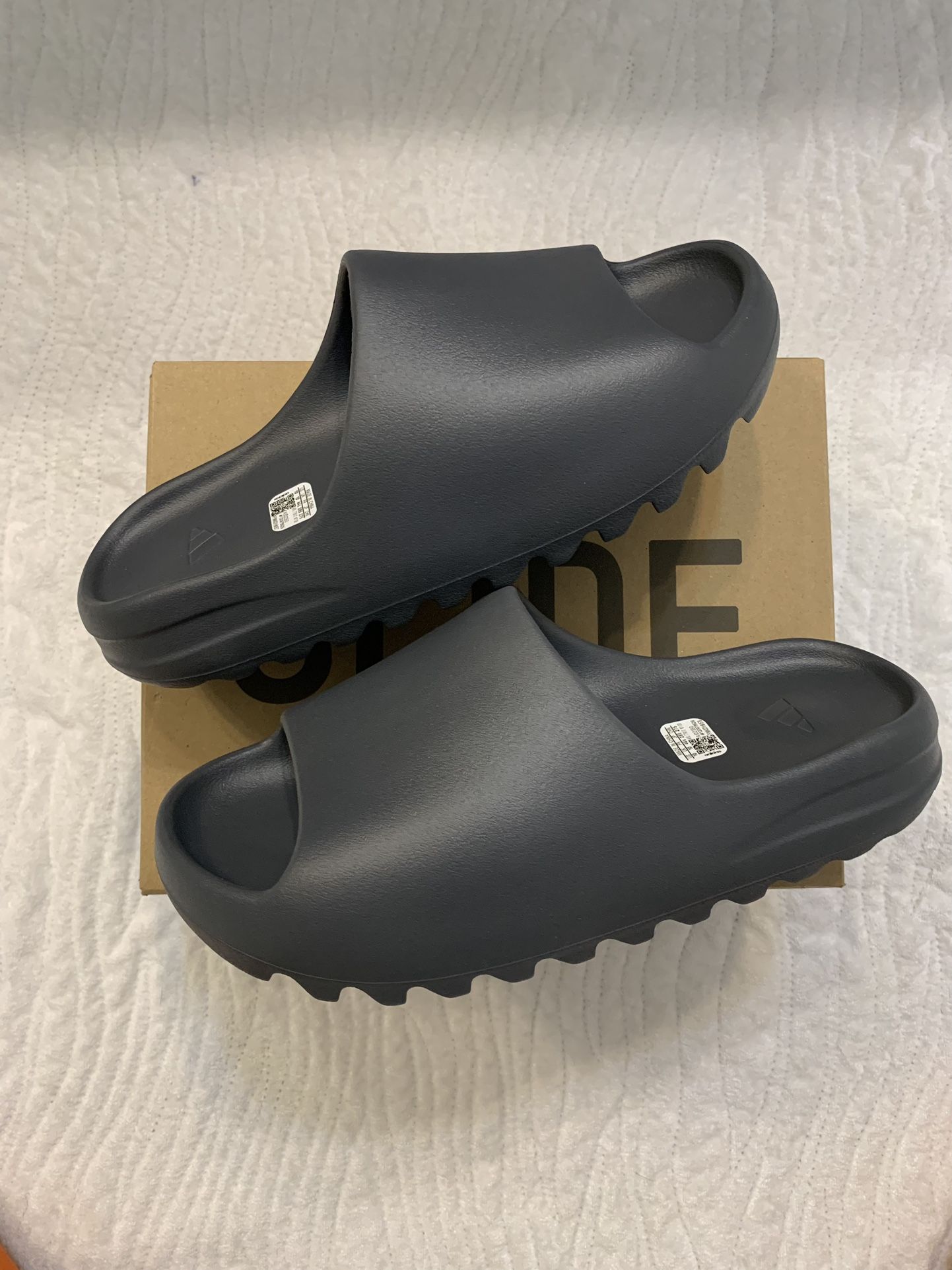 Adidas Yeezy Slides “Slate Grey”