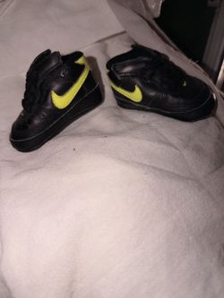 Nike crib shoes