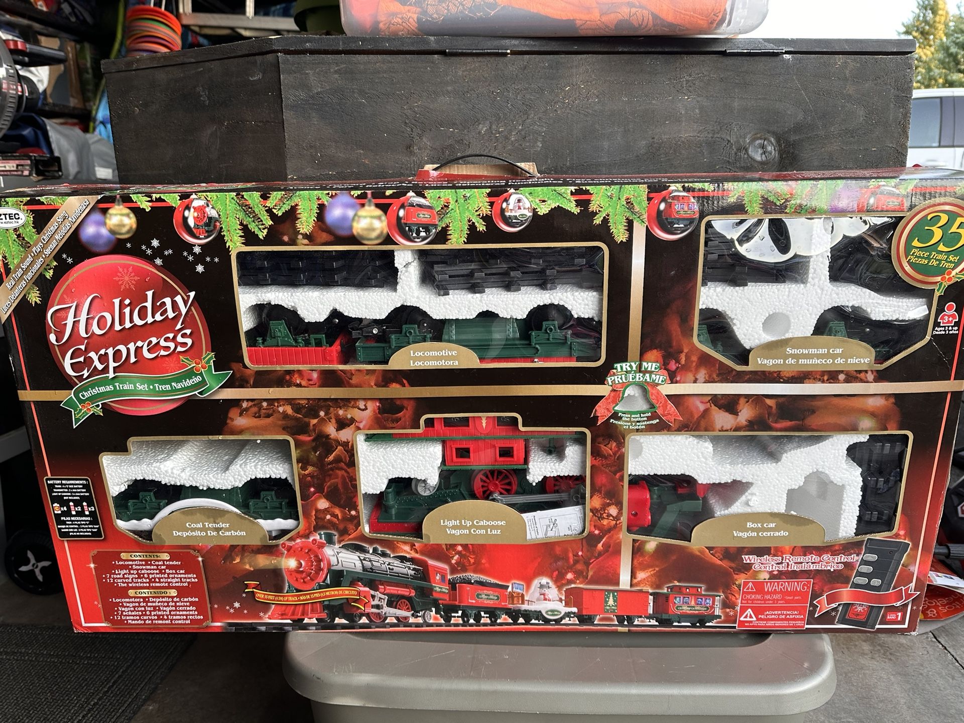 Eztec Holiday Express Christmas Train Set