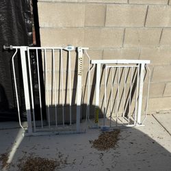 2 Baby Gates 