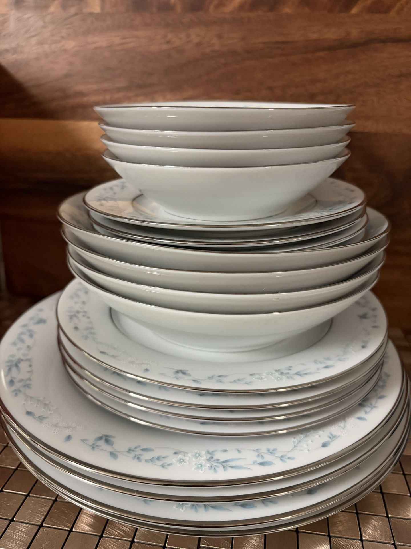 Noritake Porcelain Plate Set