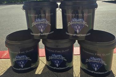 BRAND NEW BLACK BUCKETS