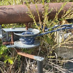 Deer Hanger With  Winch And Gambrel 