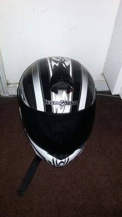Motorcycle helmet