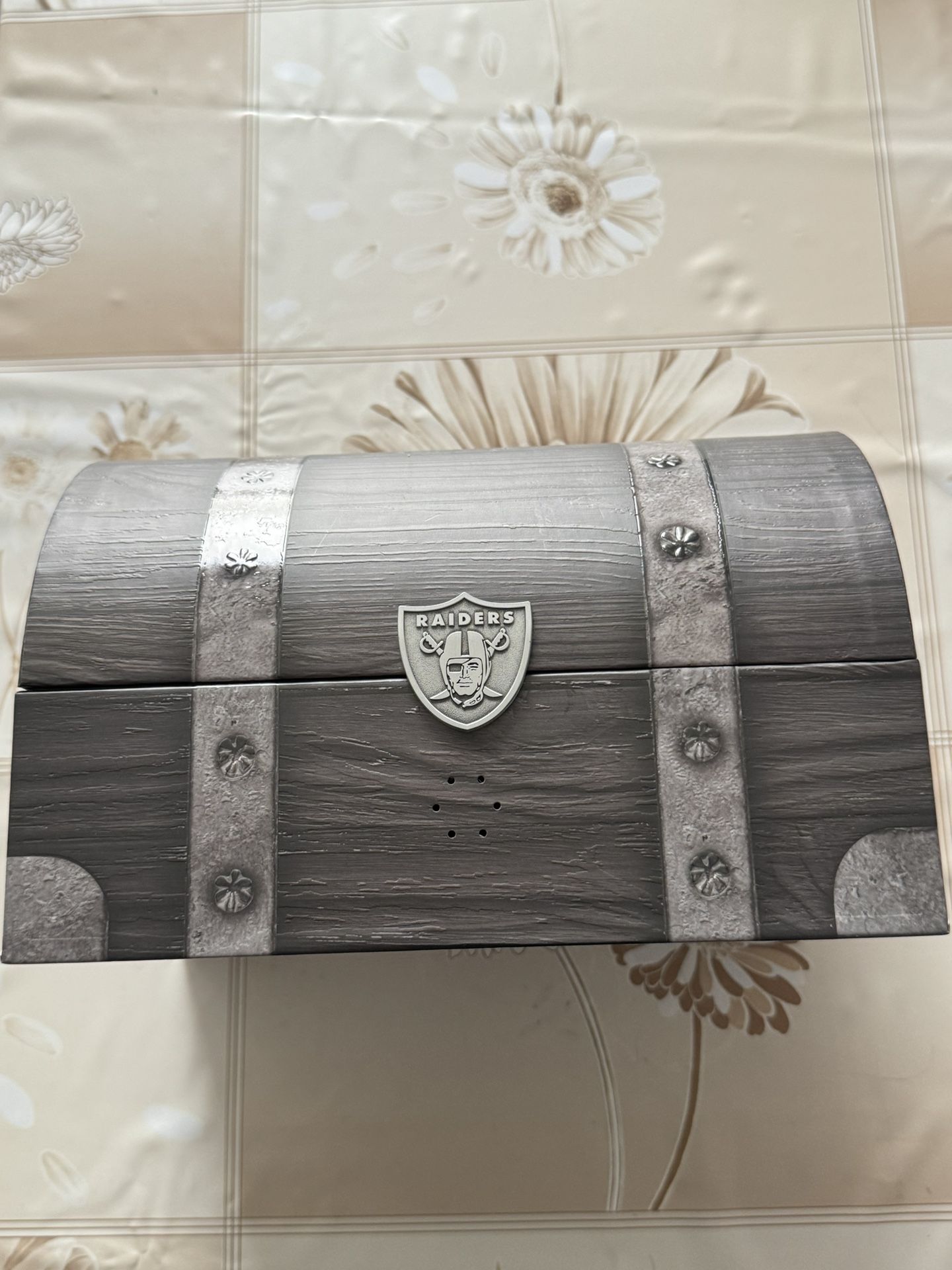 Raiders Gift Box 2024