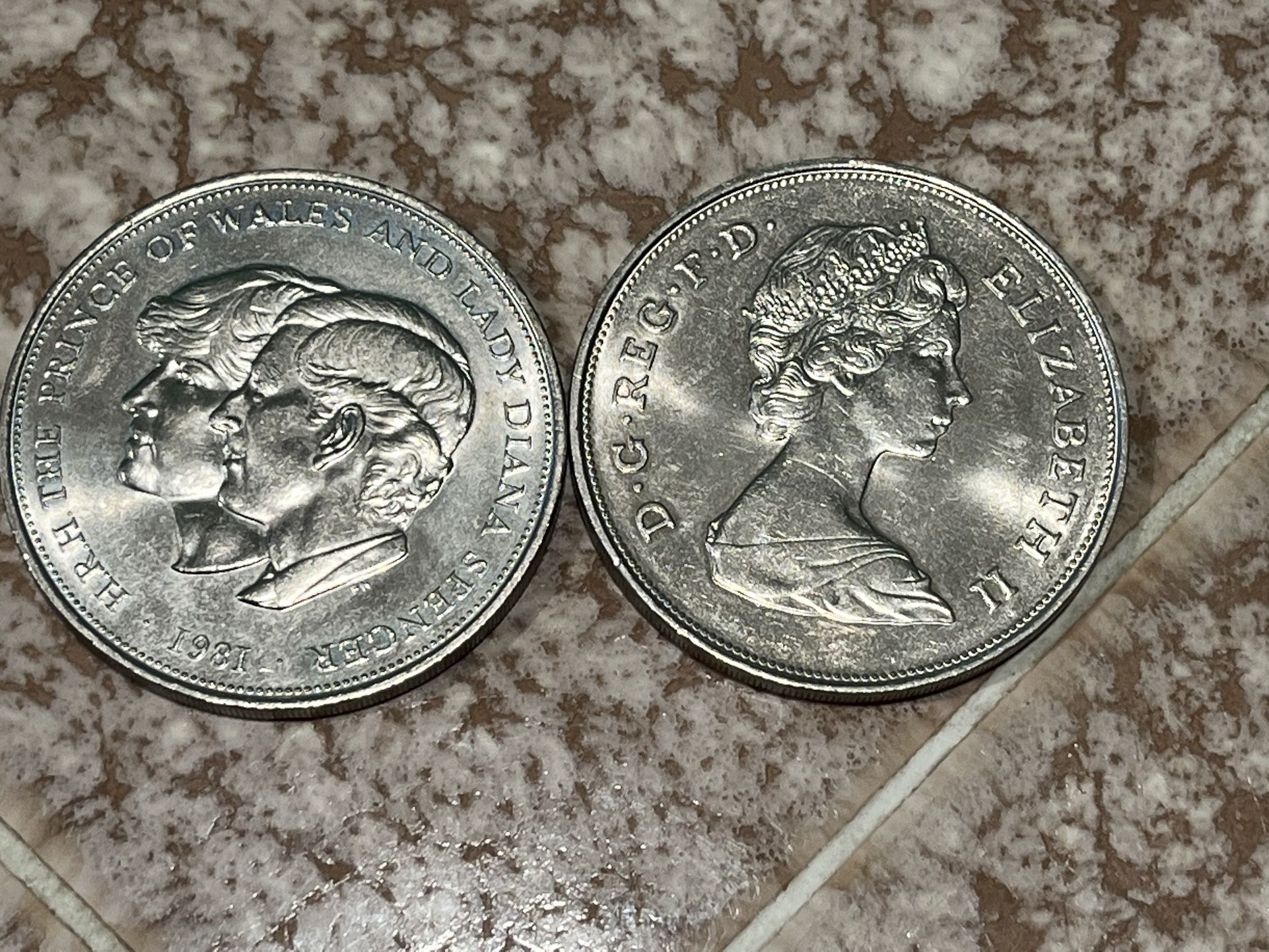 2 British Crown Coins Commemorating 1981 Wedding Prince Charles & Lady Diana
