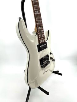 Schecter Omen-6 2012 - Vintage White