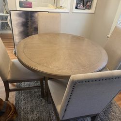 ✨ Four‑Seat Round Wood Dining Table Set — Great Condition, Stylish & Versatile! ✨
