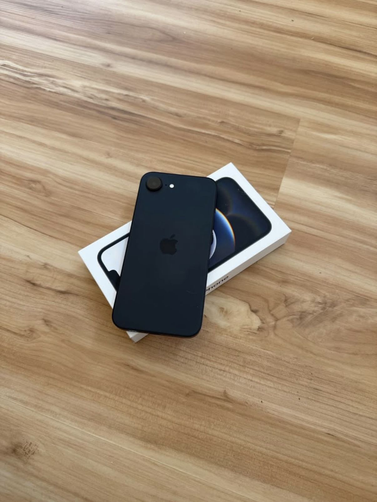 iPhone 16e – 128 GB Black (T-Mobile Locked) – Excellent Condition