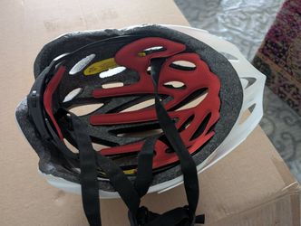 SLIGHTLY VERY CLEAN: ZEFAL Cycli ng Helmet (medium) CASH ONLY