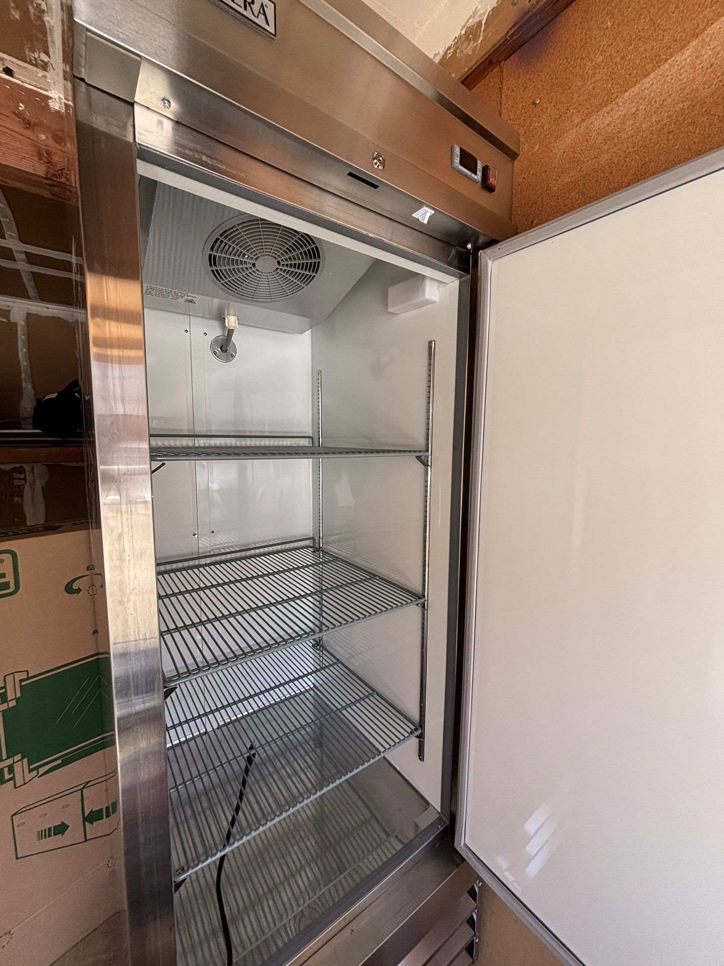 COMMERCIAL STAINLESS STEEL FRIDGE – NEW – $800 (Huntington Beach)