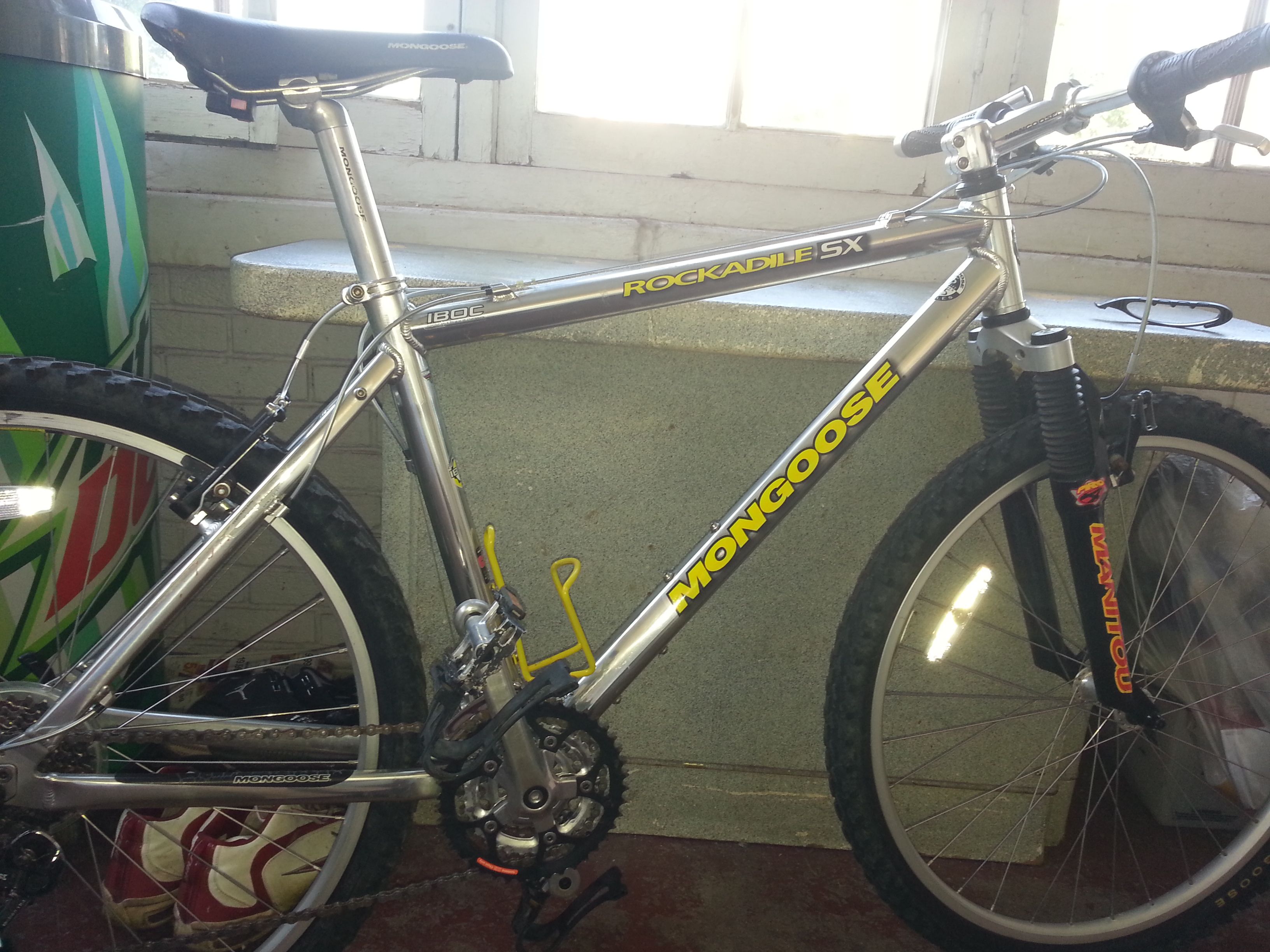 26 inch mongoose (Rockadile SX) nice clean bike all gears and brakes work good it's a very lite bike $60 or best offer.