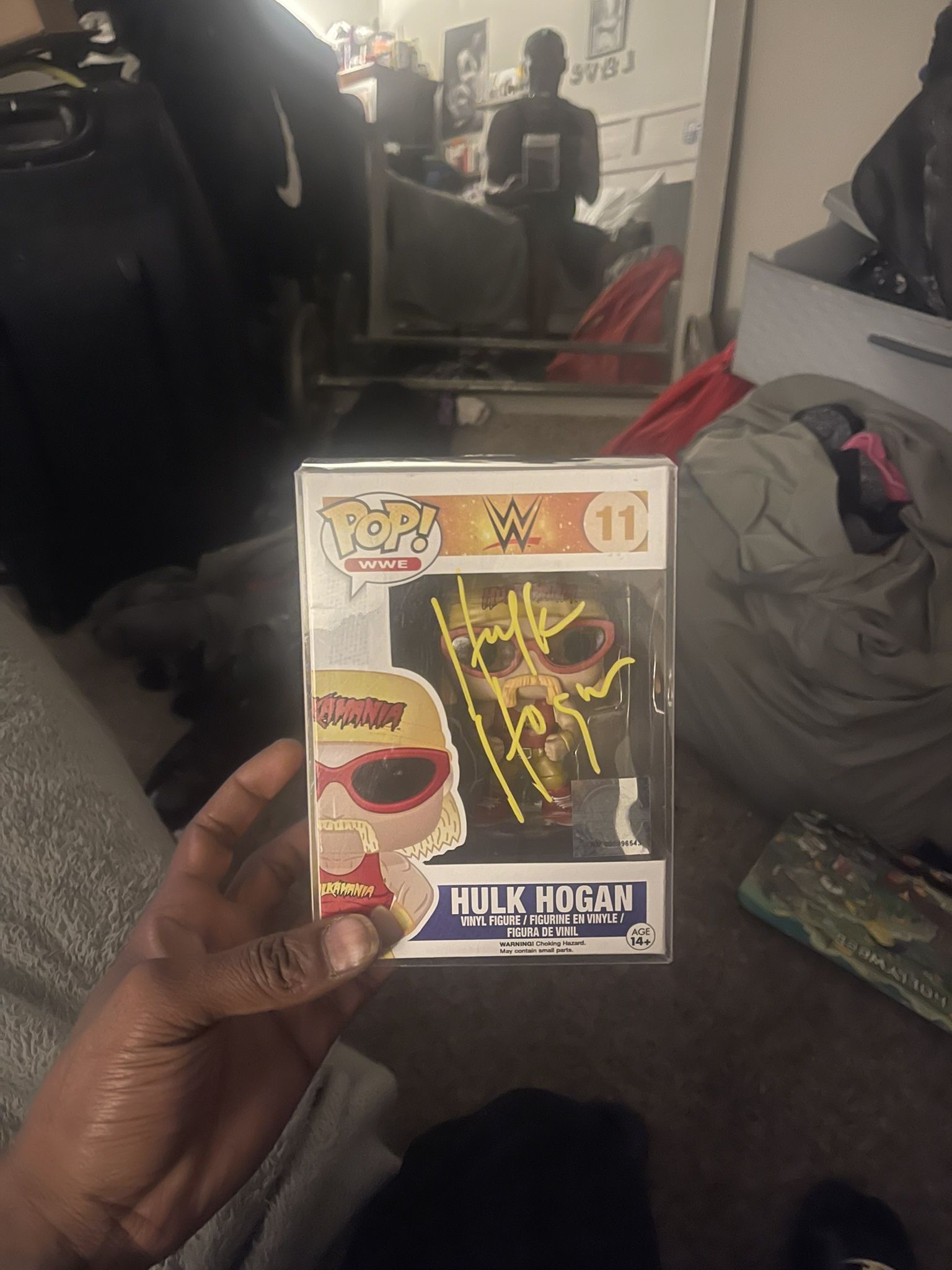 AUTOGRAPHED HULK HOGAN #11 PSA APPROVED 