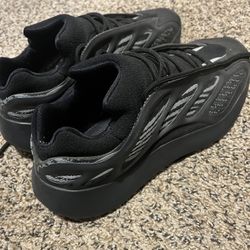 Yeezy 700 V3 Avlah