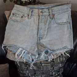Levi's Short For Women Size 27