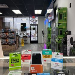 Apple iPhone 11 - 256 GB Space Gray - Factory Unlocked **LIKE NEW**