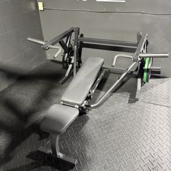 Titan Chest Press 