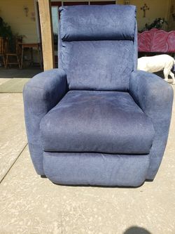 Feely new 4 hell recliner like new / 899 well sell 200 or best offer