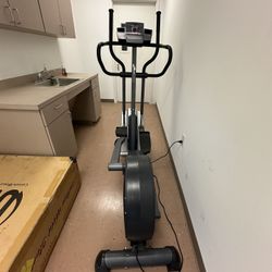 Elliptical - HealthRider Aire Strider E60