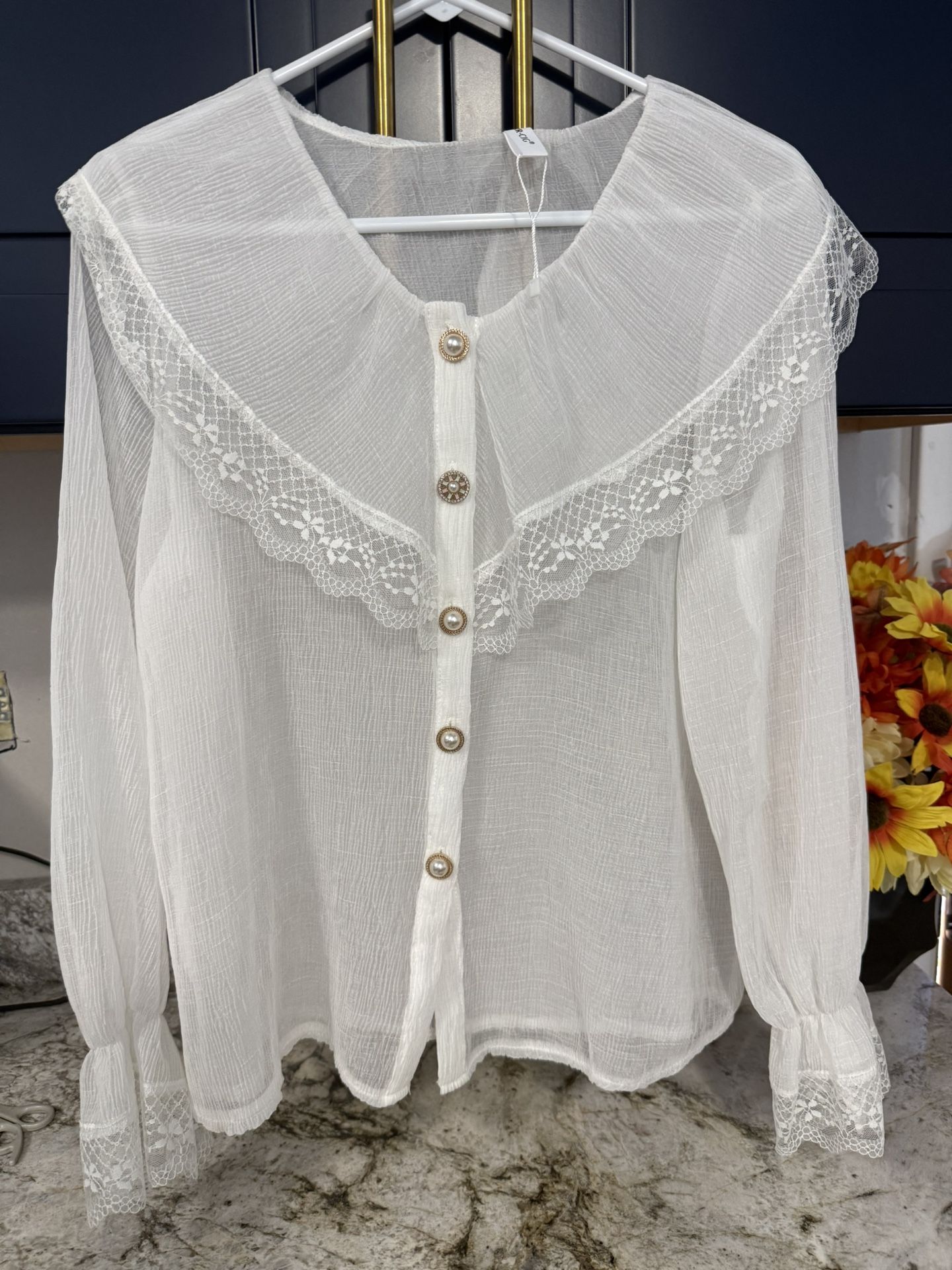 KIRK&CIG White Lace Blouse - Women's Top like new Check More Pictures