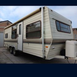 1989 Wilderness Fleetwood 