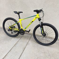 (XS) Giant ATX 2 Mountain Bike Yellow Black Blue 21 speed Disc Brakes - New Tires 26" Wheels
