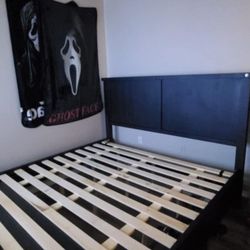 Black King Size Bedrame With Drawers 