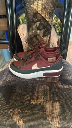 Women Nike Air Max size 7.5
