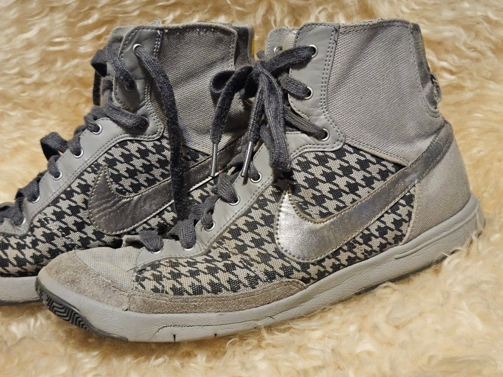 Women's Nike High Tops Shoes Tennis Shoes Sneakers 8.5