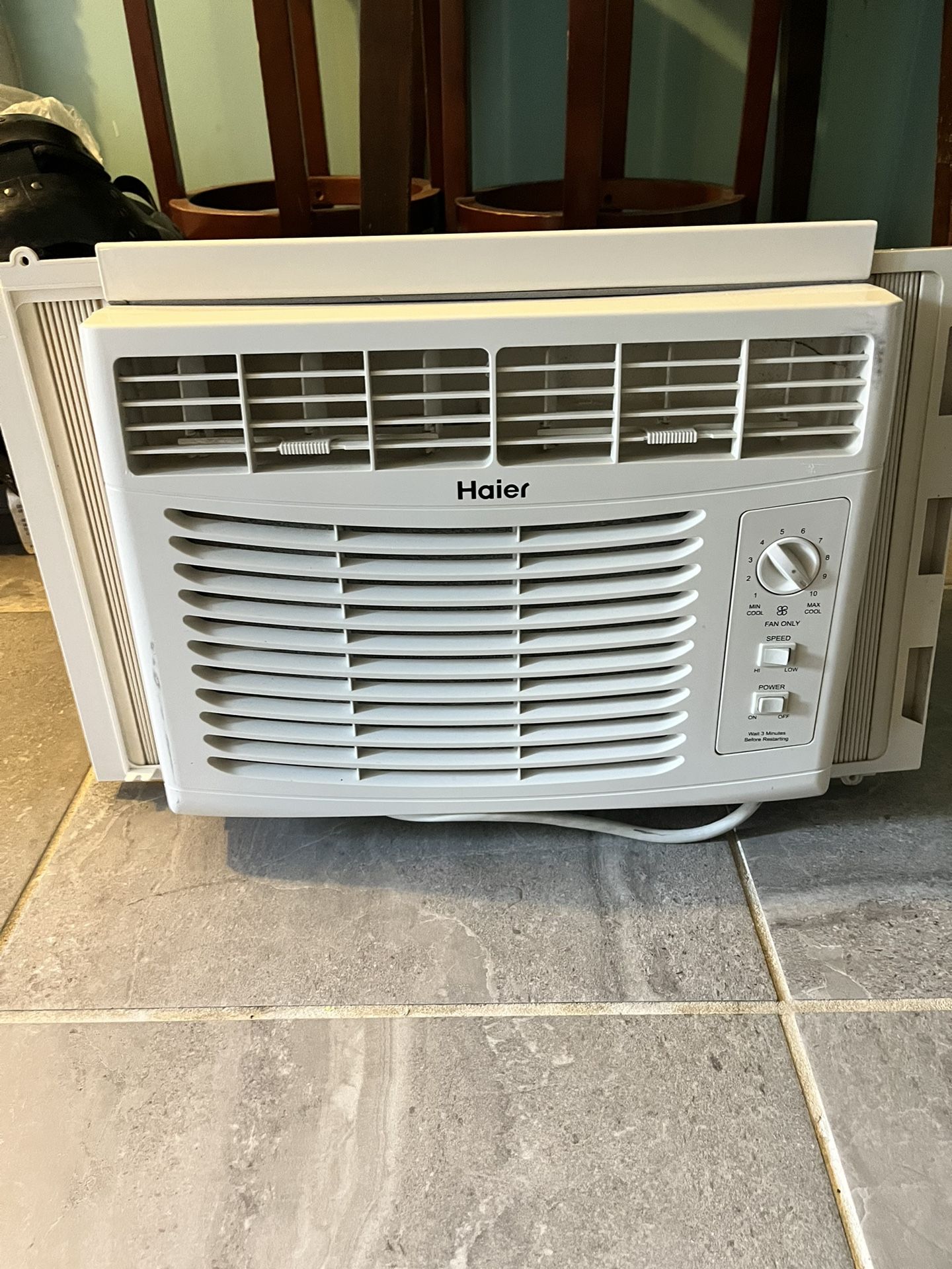 Haier 5,000 BTU Air Conditioner 