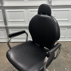 Barber chair reclinable, adjusted headrest