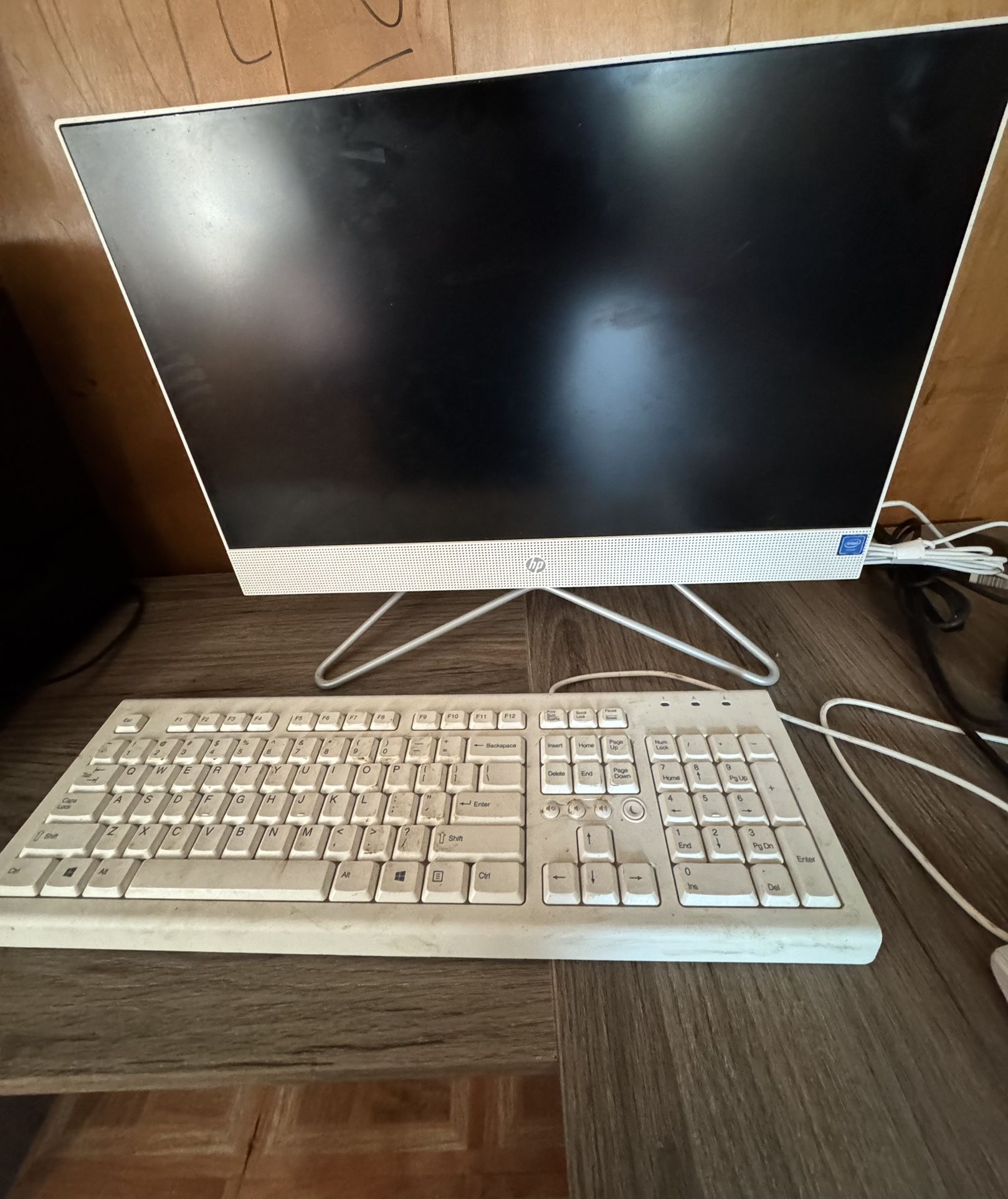 HP - 21.5" Full HD All-in-One - Intel Celeron - 4GB Memory - 128GB SSD - Cashmere White