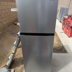 Vissani Fridge 10.1  C.U F.T