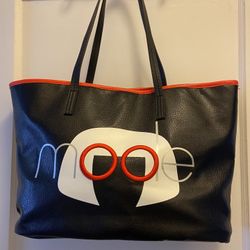 DISNEY STORE INCREDIBLES “ENDA “E” MODE” BLACK W/RED TRIM LARGE TOTE BAG/HANDBAG.  Preowned in great condition. Measures 19” W x 11.5” H x 6.5” D  Use