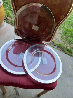 Trays/ plates set 8 Dlrs