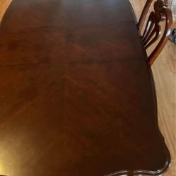 Extendable Dining Table $75
