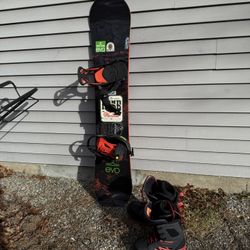 Rome Snowboard 157 BUNDLE Boots size 11.5