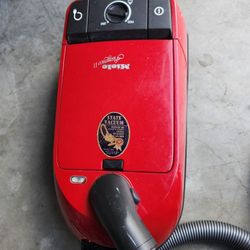 Miele S251i Red Canister Bagged Vacuum Cleaner Tested and working
