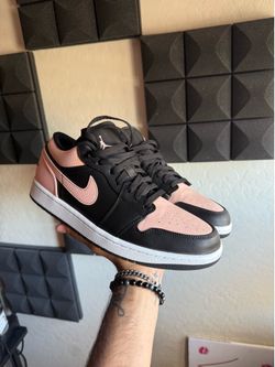 Air Jordan 1 “crimson tint” size 10