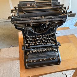Antique Underwood Typewriter 