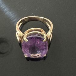 MCM 20 Carat Amethyst Cocktail Ring Yellow Gold 