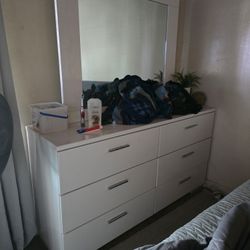 Dresser N Mirror 