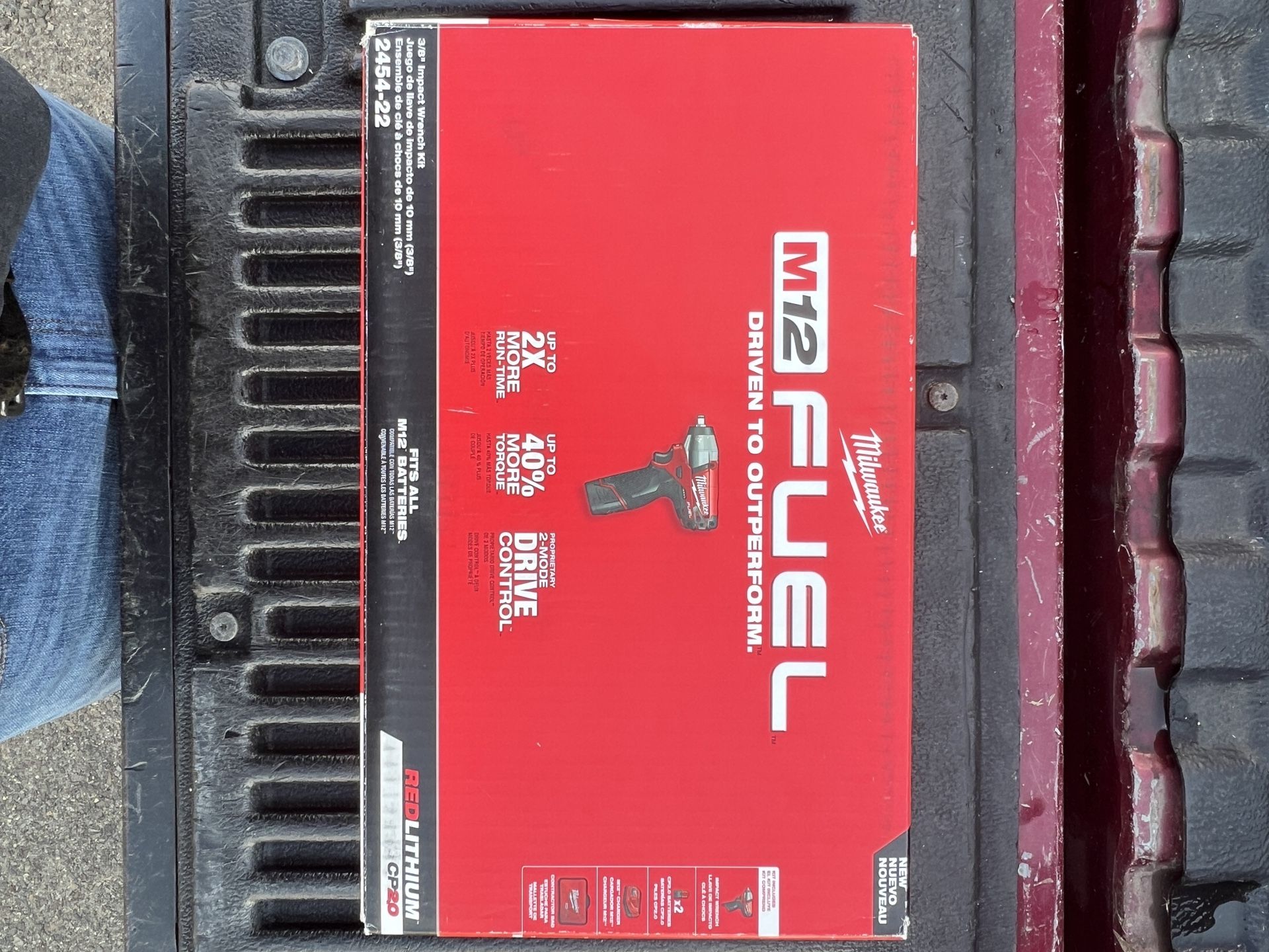 Milwaukee M12 FUEL 3/8 impact wrench kit 2454-22