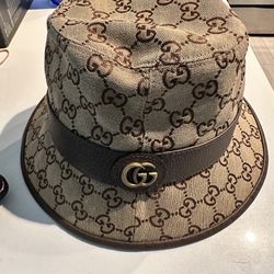 Gucci cCAMVAS BUCKET HAT (legit)